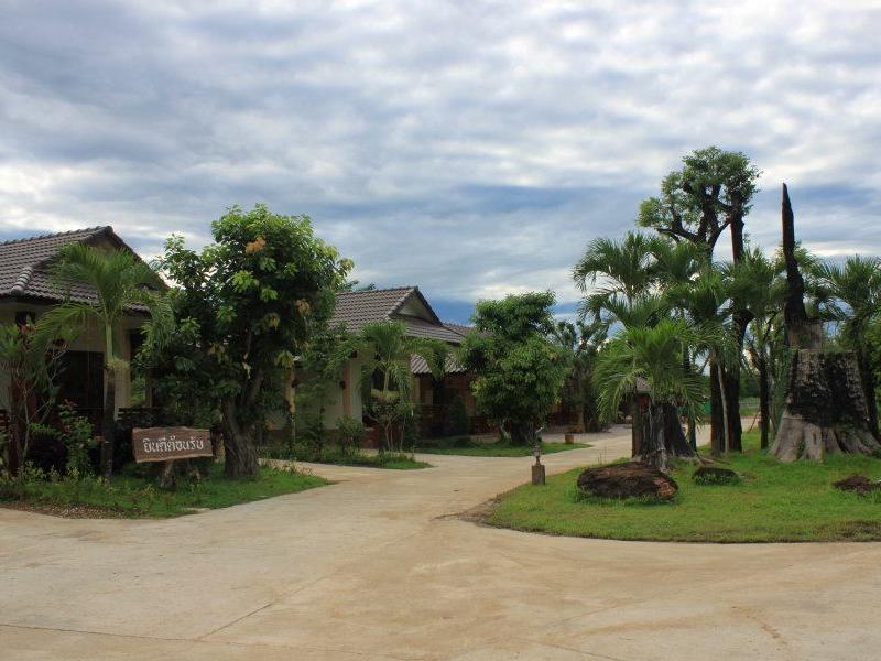 Maiyai Resort - Big Tree Kamphaeng Phet Exteriör bild