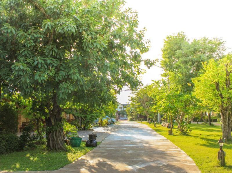 Maiyai Resort - Big Tree Kamphaeng Phet Exteriör bild